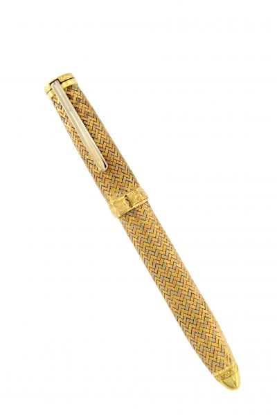 ARABESQUE-FOUNTAIN-PEN-IN-YELLO-WHITE-AND-RED-SOLID-GOLD-18KT